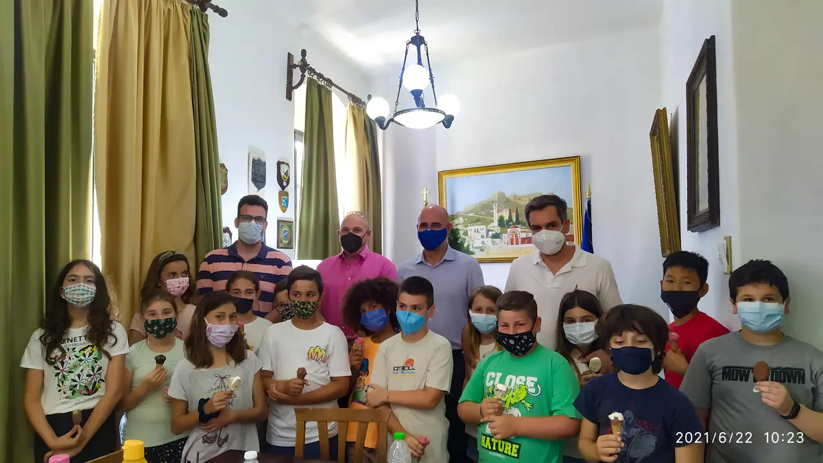 Επίσκεψη μαθητών της Δ’1 τάξης του Δημοτικού Σχολείου Αγ. Μαρίνας στον Δήμαρχο Λέρου