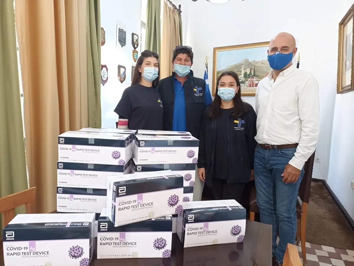 ΠΑΡΑΔΟΘΗΚΑΝ ΠΕΝΤΑΚΟΣΙΑ (500) ABBOTT RAPID TEST ΣΤΟ ΚΛΙΜΑΚΙΟ ΚΟΜΥ ΕΟΔΥ ΛΕΡΟΥ