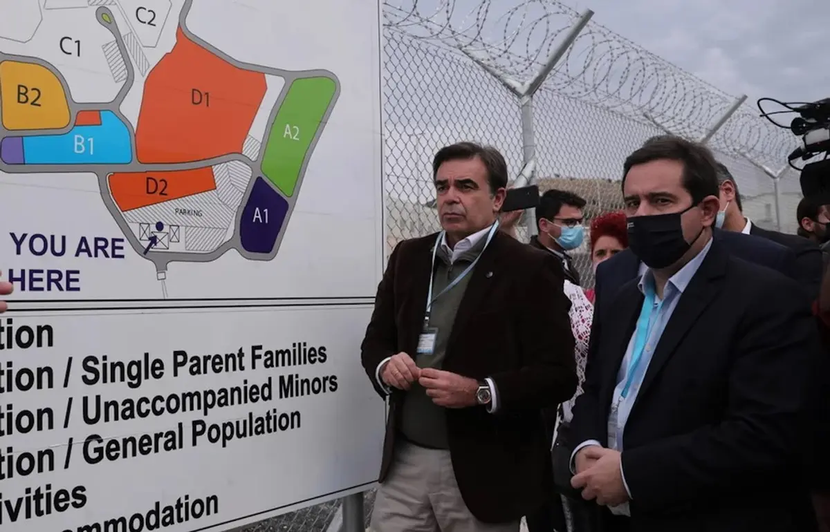 Σχοινάς-Μηταράκης εγκαινίασαν τις νέες κλειστές ελεγχόμενες δομές σε Λέρο και Κω -Τα χαρακτηριστικά τους