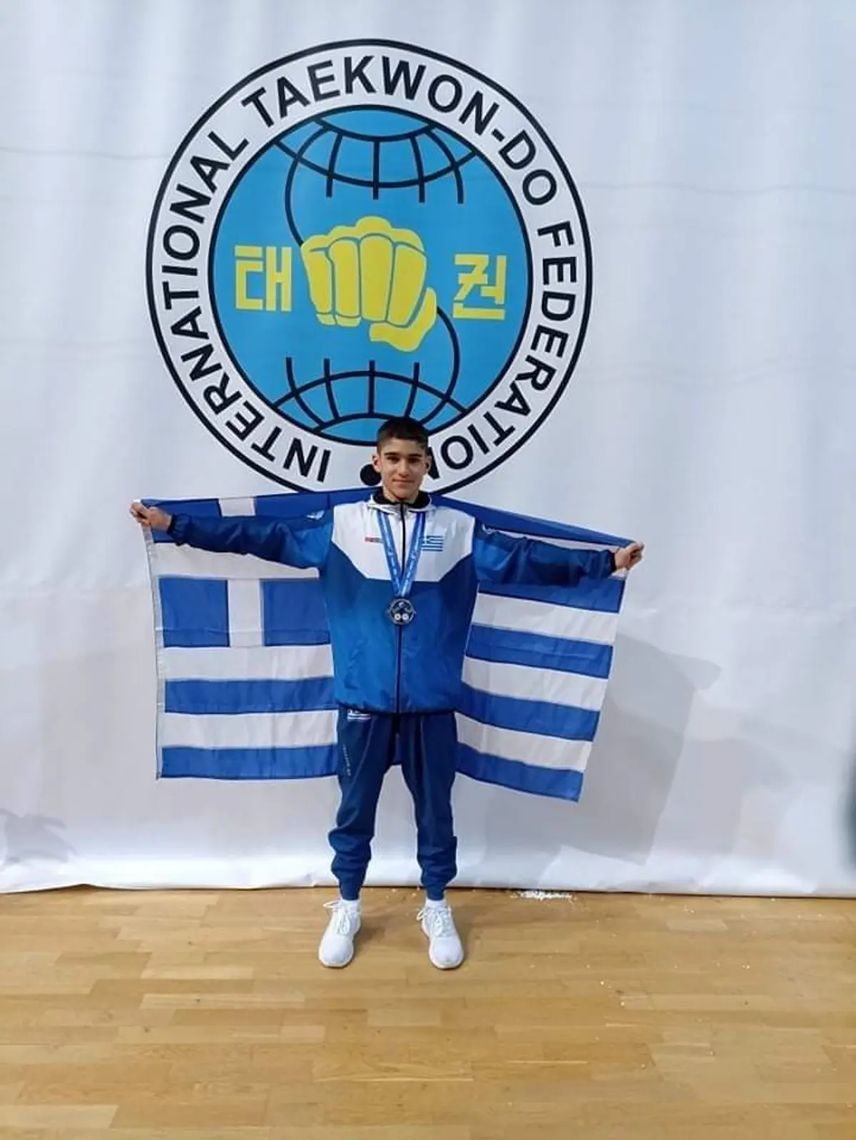 ΣΥΓΧΑΡΗΤΗΡΙΑ ΔΗΜΑΡΧΟΥ ΛΕΡΟΥ ΣΤΟΝ ΑΘΛΗΤΗ ΑΝΑΣΤΑΣΙΟ ΧΑΤΖΗΟΓΛΟΥ