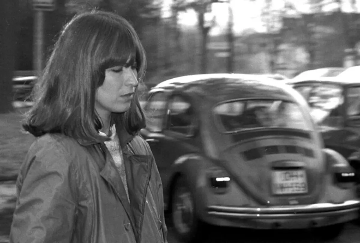 Η αιματοβαμμένη εκδίκηση της μάνας: Σκότωσε τον βιαστή και φονιά του παιδιού της μέσα στο δικαστήριο