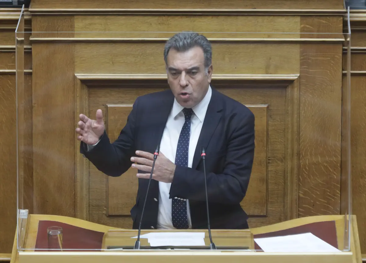 Το κτιριακό πρόβλημα του Α.Τ. Πάτμου και την ανάγκη ενίσχυσης του με προσωπικό, αναδεικνύει ο Μάνος Κόνσολας