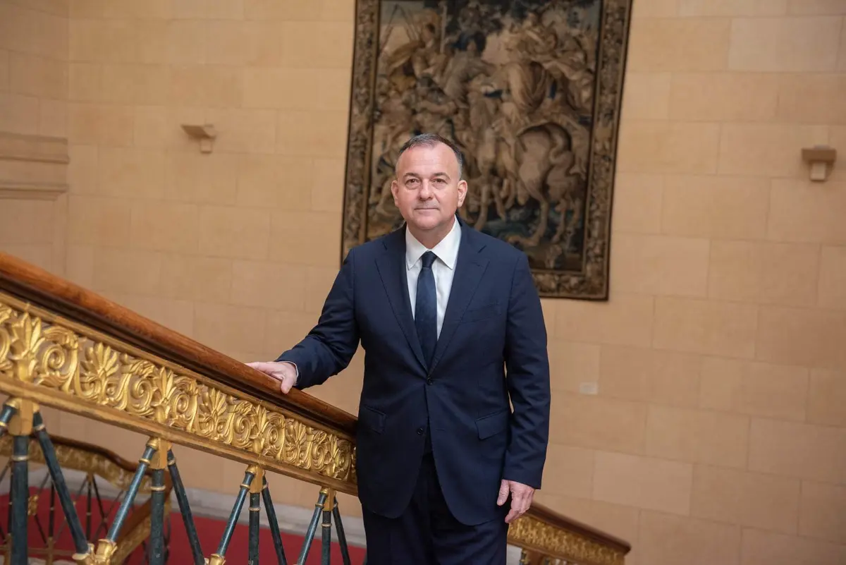 Γιάννης Παππάς : Παράδοση σχολικού εξοπλισμού στο Αγαθονήσι