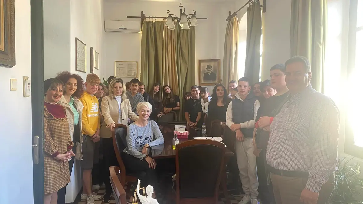 Λέρος: Επίσκεψη του Γυμνασίου Λακκίου στο Δημαρχείο