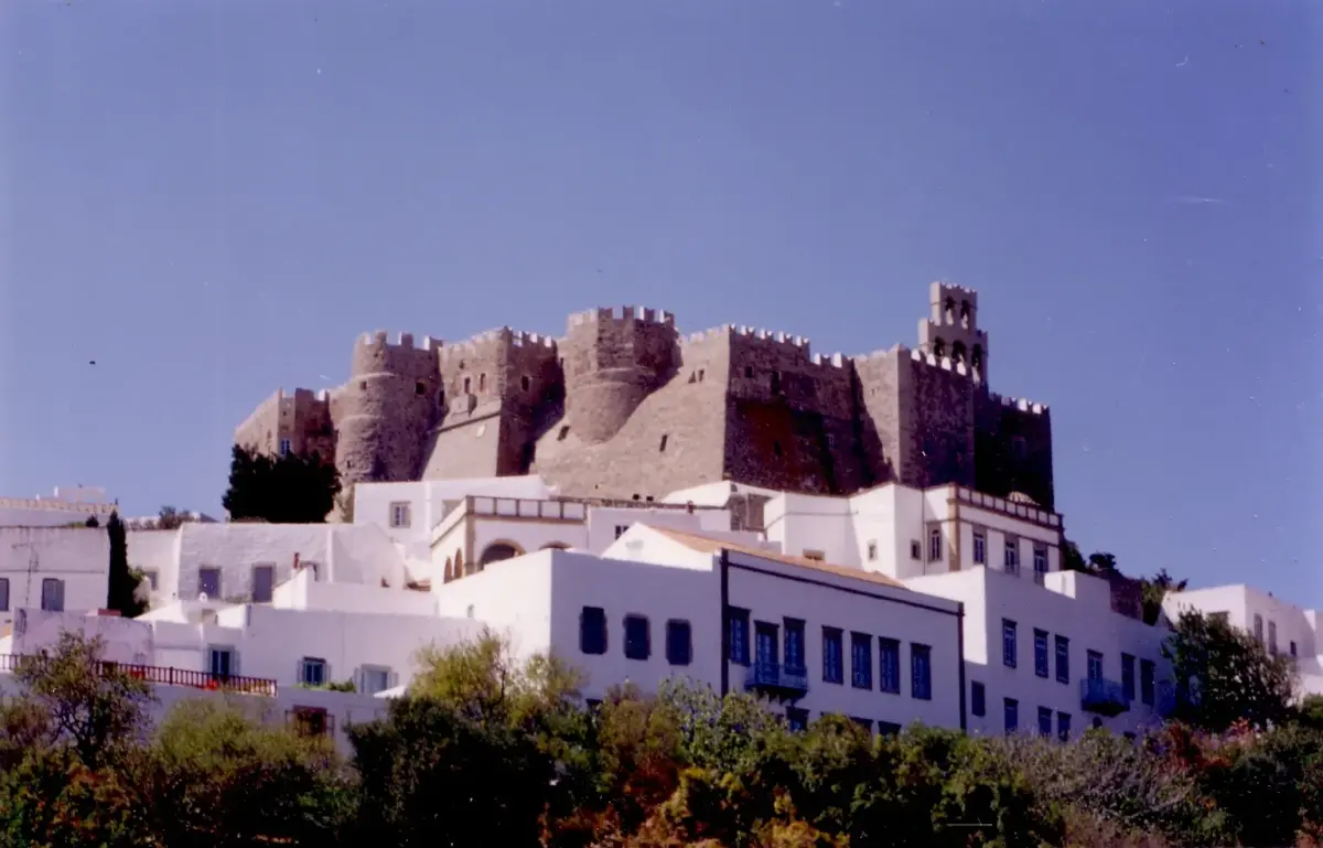 O Δήμος Πάτμου αποφάσισε το κλείσιμο όλων των σχολικών μονάδων την Παρασκευή, λόγω των έντονων καιρικών φαινομένων