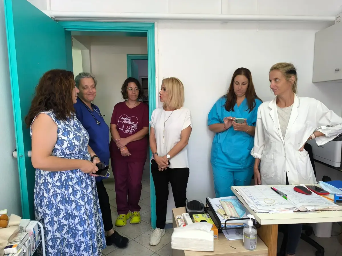 Σε πολυήμερη επίσκεψη στην Πάτμο, τη Λέρο, τους Λειψούς και την Κάλυμνο, η Μίκα Ιατρίδη