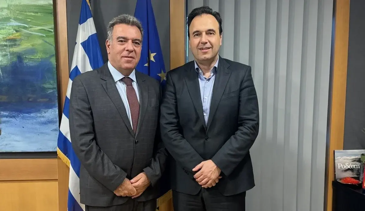 Μάνος Κόνσολας: «Τοποθετούνται αναμεταδότες για ψηφιακό τηλεοπτικό σήμα σε Κάσο, Λειψούς, Τήλο και Χάλκη. Σε νέο διαγωνισμό θα μπουν και αναμεταδότες και σε άλλα νησιά και περιοχές της Δωδεκανήσου»