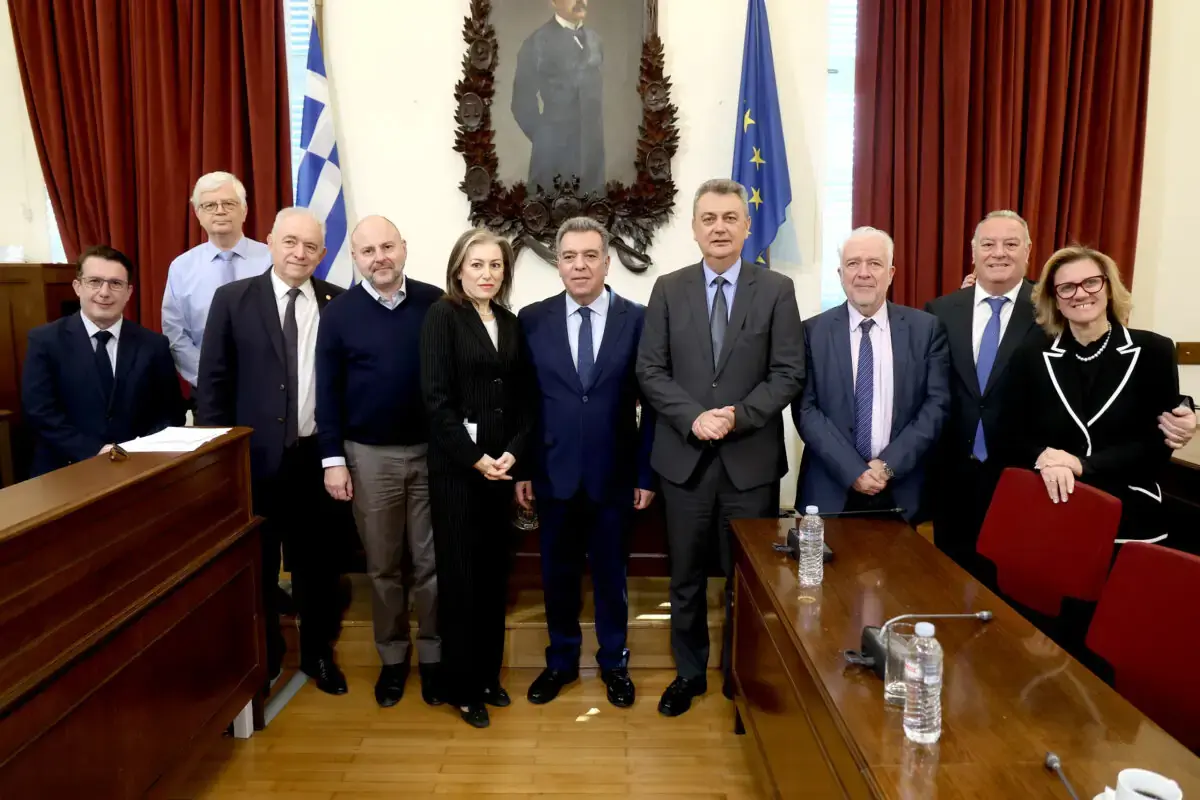 Μάνος Κόνσολας: «Πρόταση νόμου ετοιμάζει το ΤΕΕ για να απλοποιηθεί το πλαίσιο εκτέλεσης έργων για να αντιμετωπιστεί το πρόβλημα της διάβρωσης των ακτών»