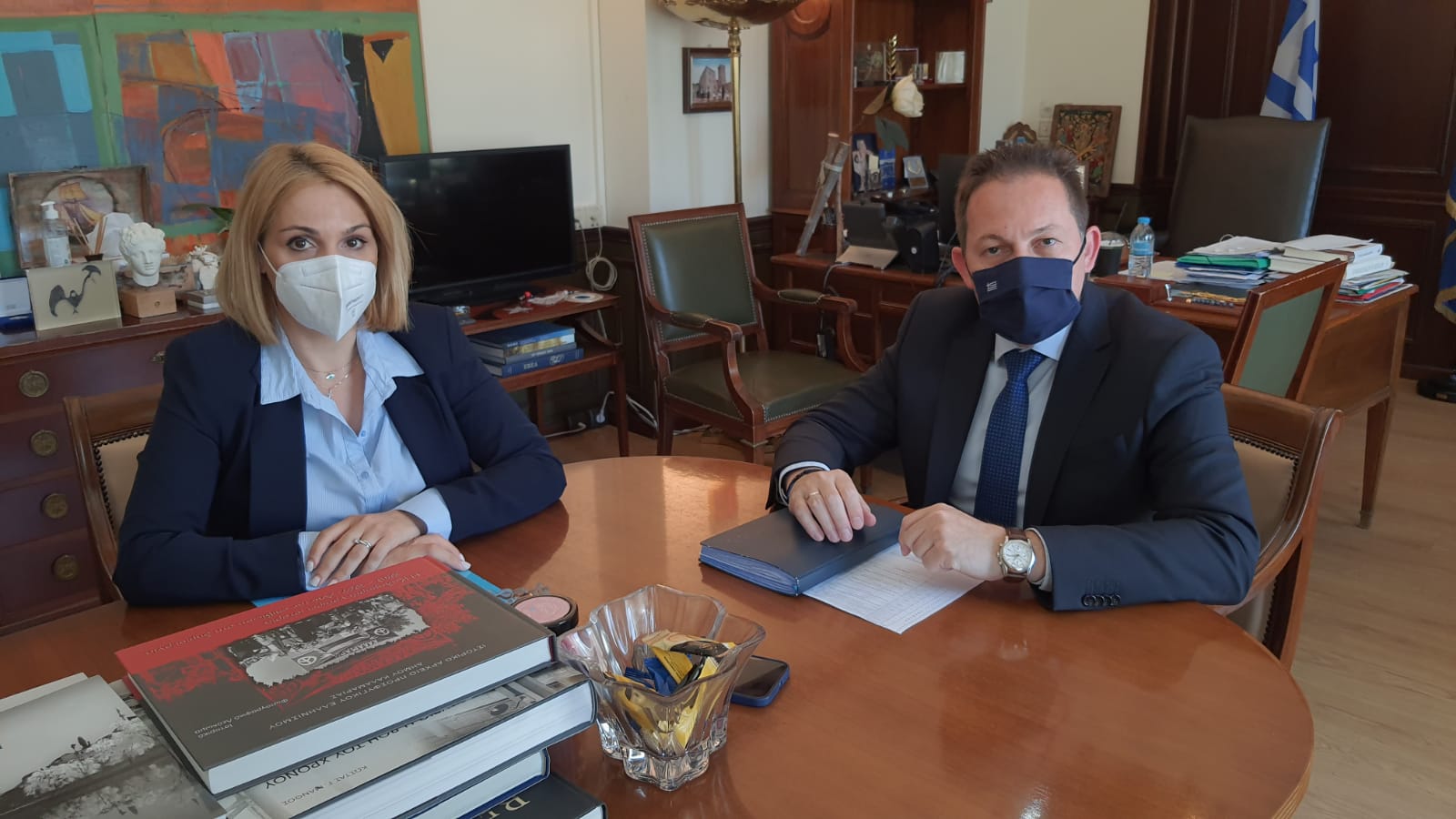 Πρόγραμμα «Αντώνης Τρίτσης» και ενίσχυση αθλητικών σωματείων τα θέματα της συνάντησης Μίκας Ιατρίδη και Αναπληρωτή Υπουργού Εσωτερικών