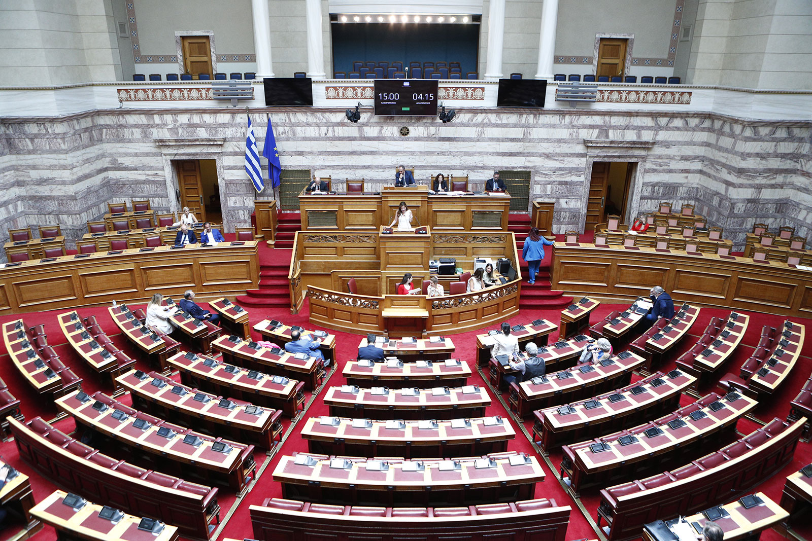 Tο δύσκολο καλοκαίρι της κυβέρνησης και το φθινοπωρινό «ραντεβού» στη ΔΕΘ