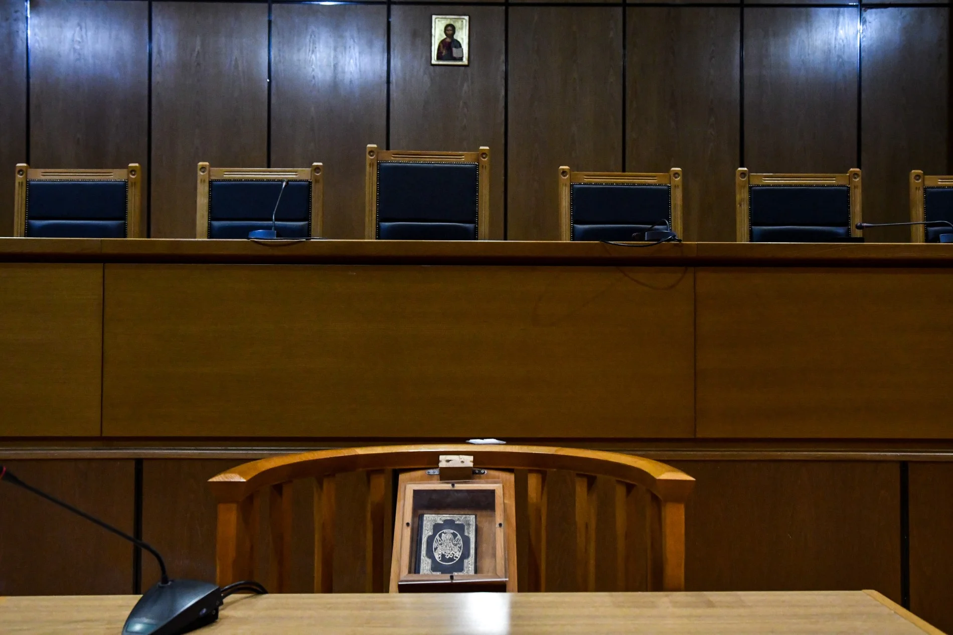 Λέρος: Ελεύθερος με περιοριστικούς όρους ο ανήλικος που κατηγορείται για τον θανάσιμο τραυματισμό του πατέρα του
