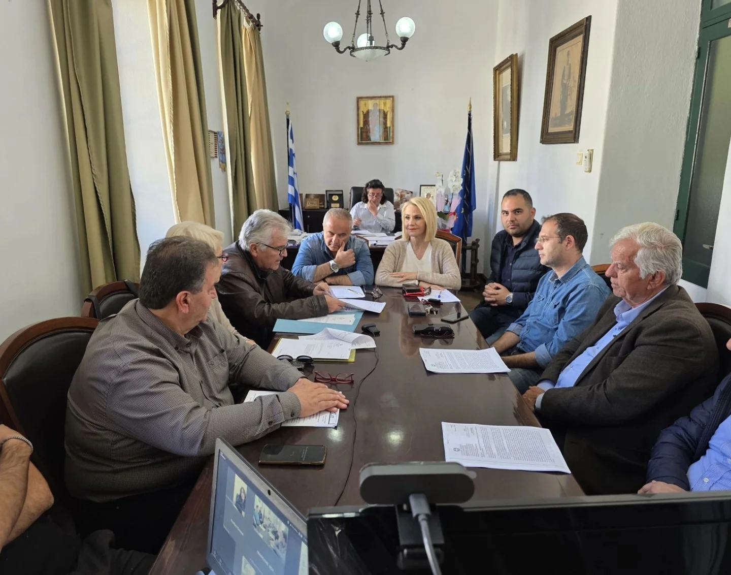 Έκτακτη συνεδρίαση Δημ. Συμβουλίου Λέρου: Εμπλοκή στη σύμβαση για τα ηλεκτροκίνητα οχήματα