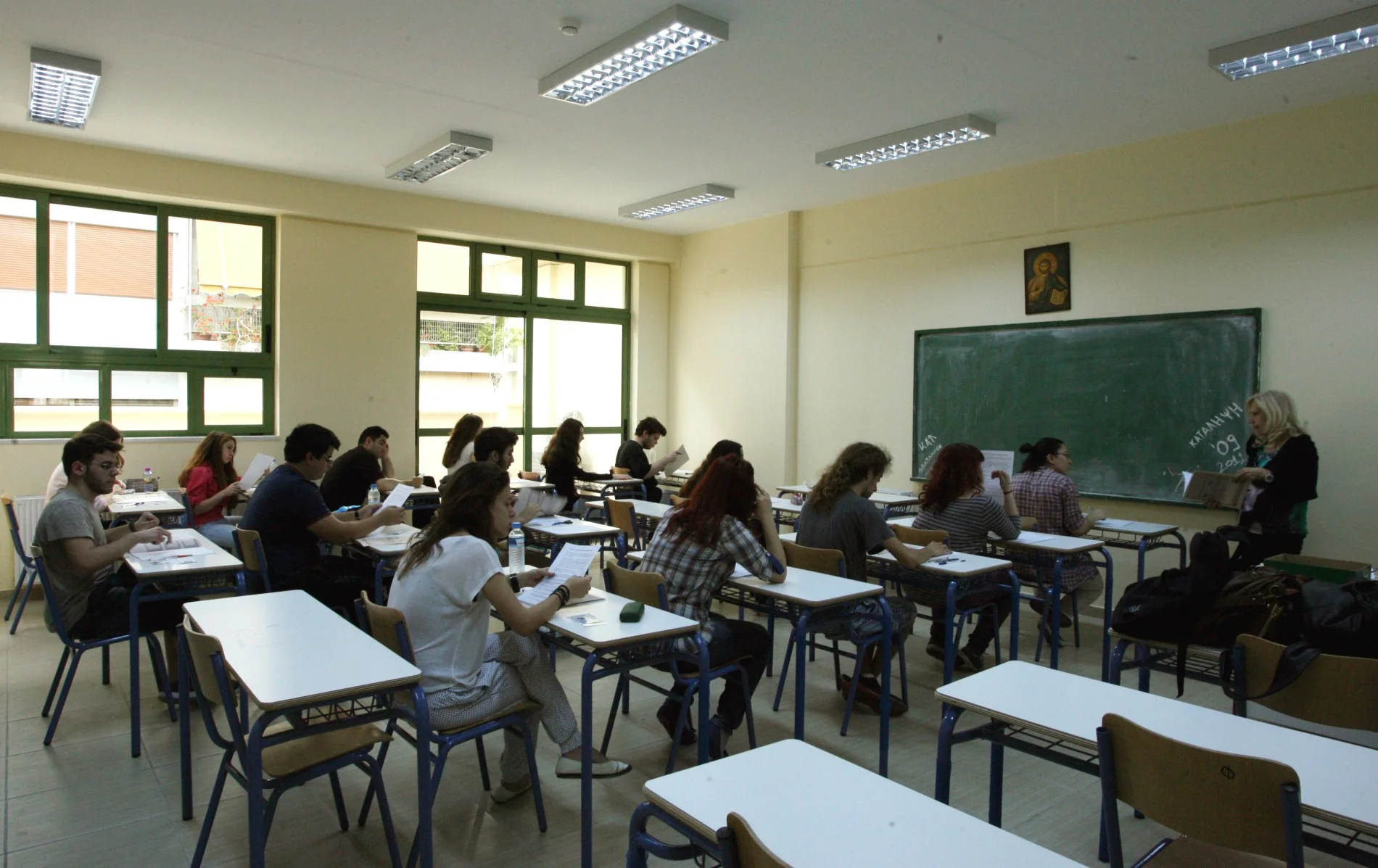 Υπουργείο Παιδείας: Καθιερώνεται δωρεάν κρατικό πτυχίο ξένων γλωσσών για τους μαθητές