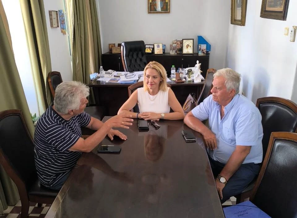 Στη Λέρο, από την Πάτμο, η Μίκα Ιατρίδη, συναντήσεις με το Δήμαρχο Λέρου και τη Διοίκηση του Νοσοκομείου