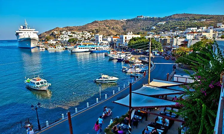 Λευτέρης Πέντες: Τουρισμός με σχέδιο ή τουρισμός για τα μάτια του κόσμου;