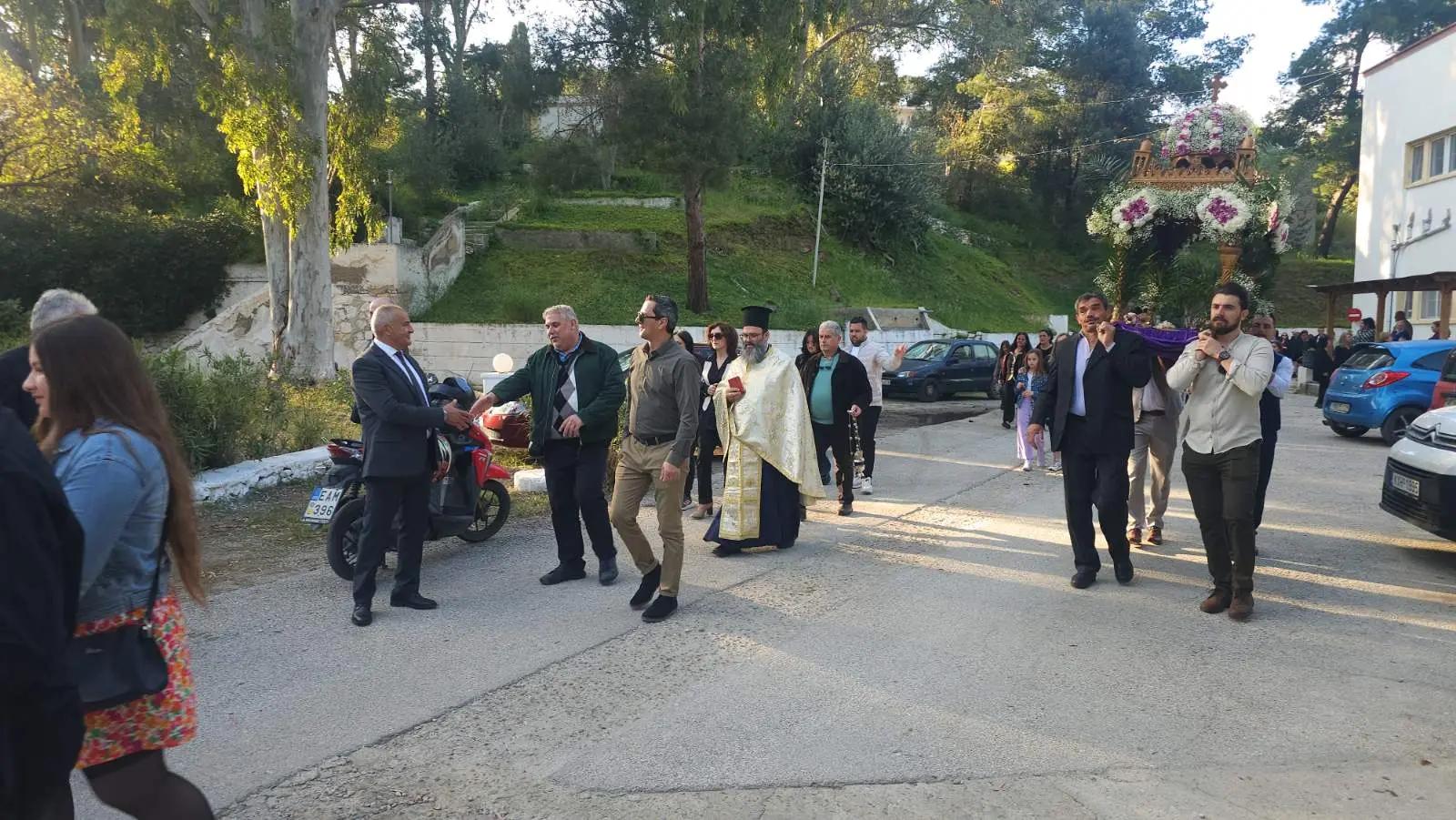 Λέρος: Η Περιφορά του επιταφίου στο Νοσοκομείο [VIDEO]
