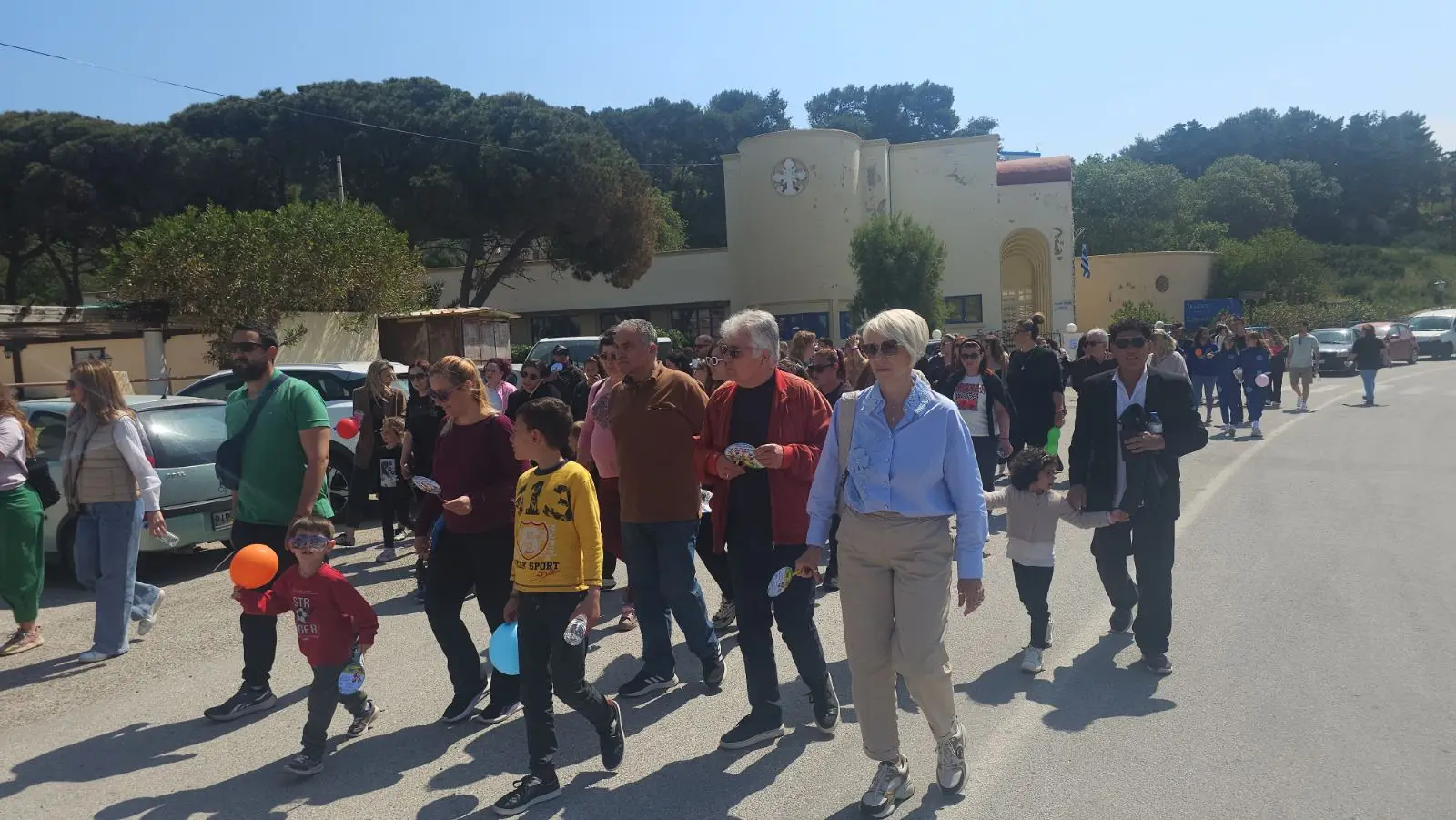 Λέρος: Πλήθος κόσμου στην εκδήλωση του Δήμου "Περπατάμε ΜΑΖΙ για τον αυτισμό"