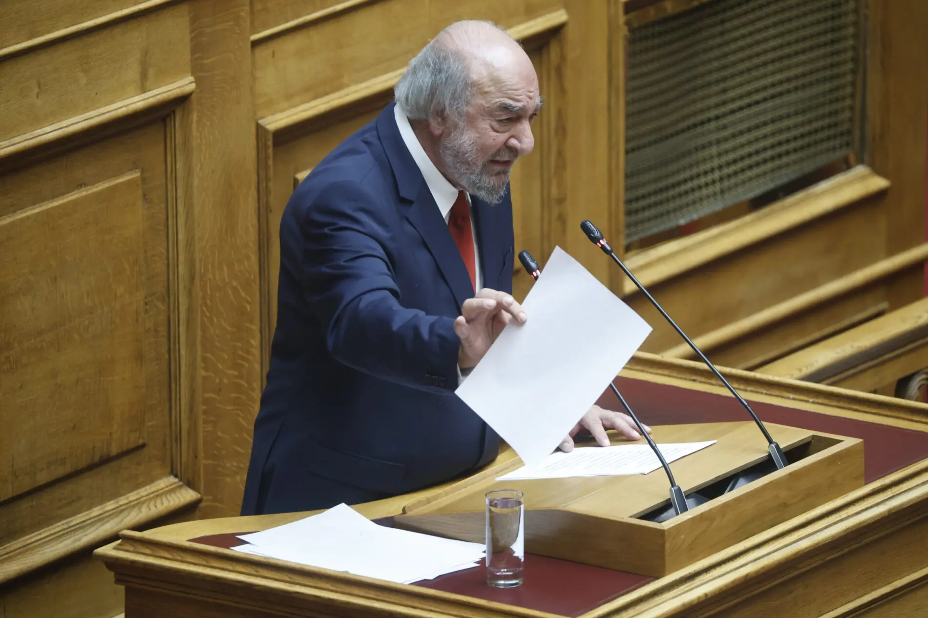 Με πρωτοβουλία Νικητιάδη 25 Βουλευτές του ΠΑΣΟΚ φέρνουν στη Βουλή τα συσσωρευμένα προβλήματα της Σύμης