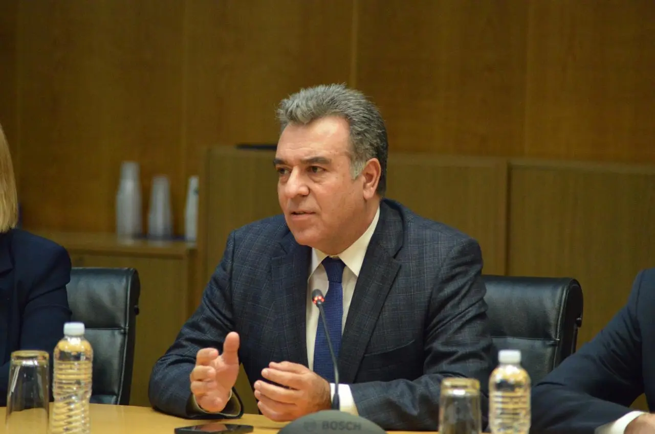 Μάνος Κόνσολας: «Παράταση έως τις 30 Νοεμβρίου στο ‘’Εξοικονομώ-Επιχειρώ’’ για τις επιχειρήσεις»