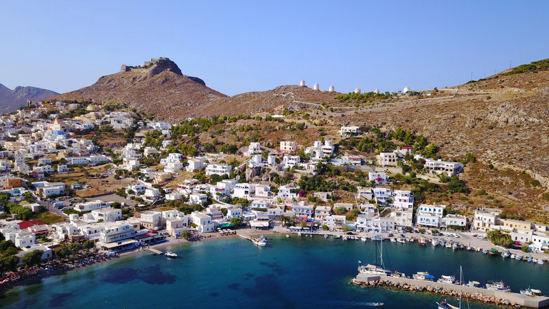 Η πόλη, το κάστρο, οι ανεμόμυλοι... 