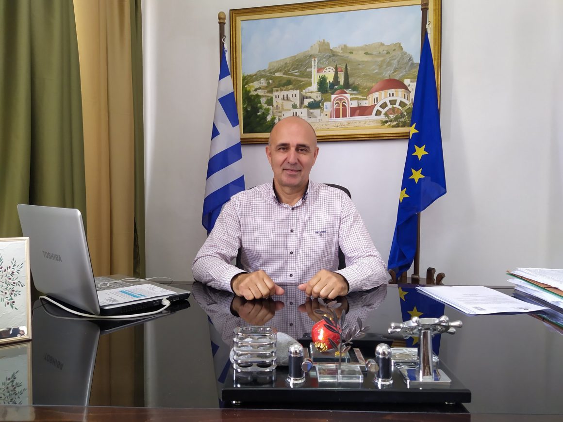 ΑΝΑΚΟΙΝΩΣΗ ΤΟΥ ΔΗΜΟΥ ΛΕΡΟΥ ΓΙΑ ΤΑ ΚΡΟΥΣΜΑΤΑ COVID-19 ΣΕ ΠΡΟΣΦΥΓΕΣ – ΜΕΤΑΝΑΣΤΕΣ