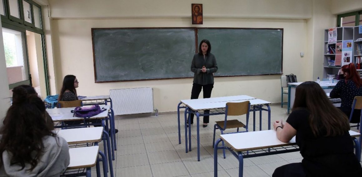 Κεραμέως για βάσεις 2020: Επιτυχόντες το 77% – Την Τρίτη οι ανακοινώσεις για τα σχολεία