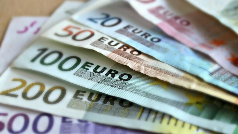 Αλλάζουν τα χαρτονομίσματα του ευρώ – Ένας σπουδαίος Έλληνας στον σχεδιασμό τους
