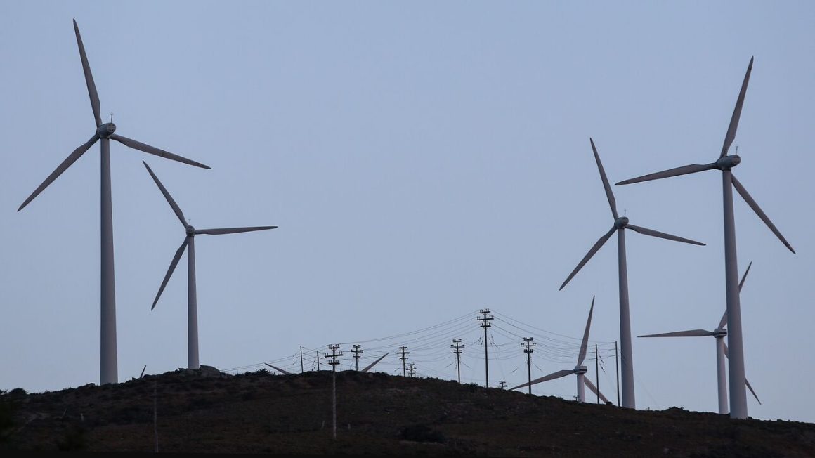 Από ηλιακή και αιολική ενέργεια το 10% του ηλεκτρικού ρεύματος που παρήχθη το 2021