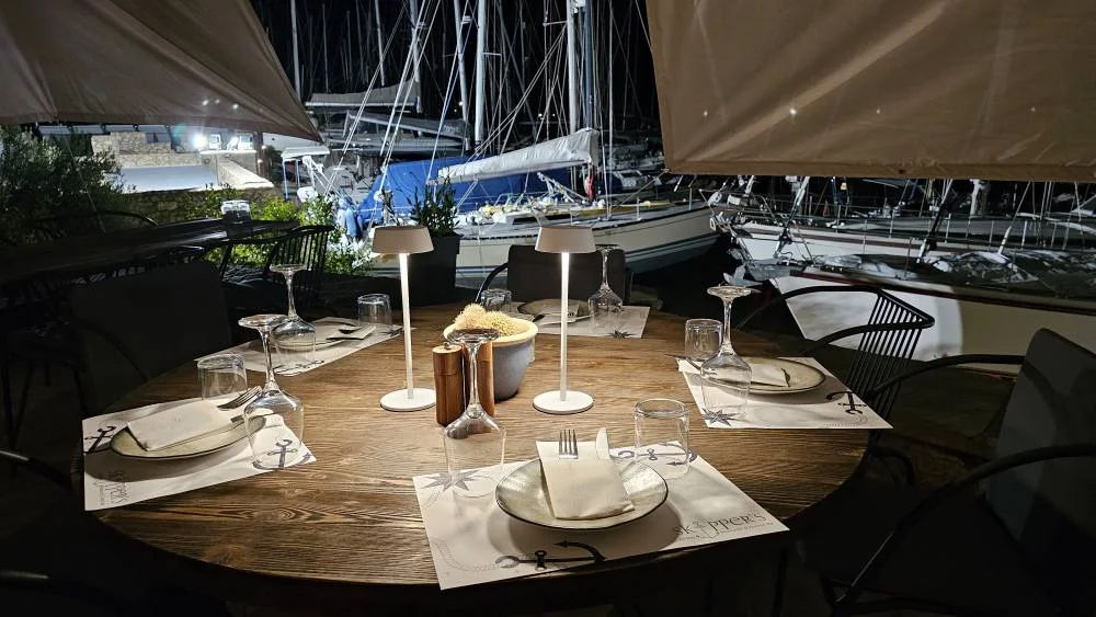 Λέρος: Σαλπάρει για το Καλοκαίρι το Skippers All Day Restaurant & Cocktail Bar!