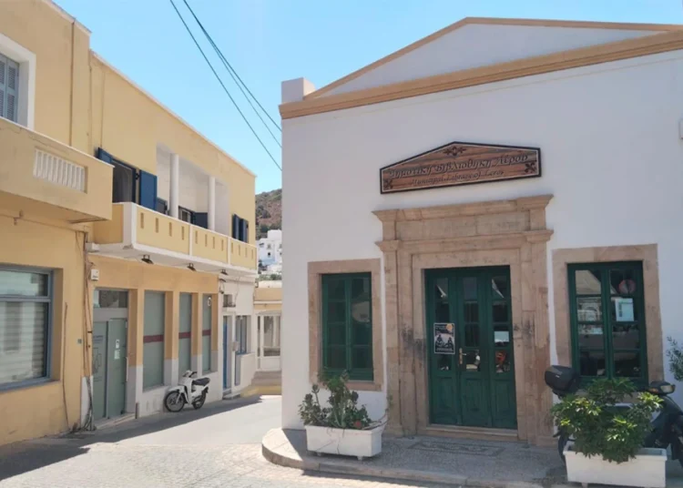 Η δημοτική βιβλιοθήκη Λέρου, μια ζωντανή «κιβωτός» γνώσης με πάνω από 21.000 τίτλους βιβλίων