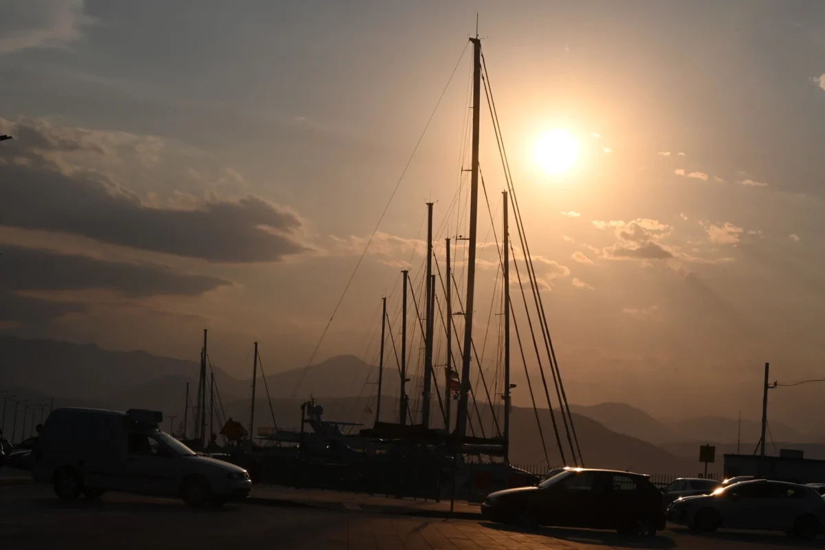 Καιρός: Προ των πυλών ο τελευταίος καύσωνας του καλοκαιριού