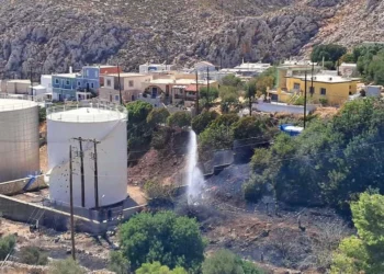 Σε πυρκαγιά οφείλεται η διακοπή ρεύματος στα νησιά του Β. Συγκροτήματος