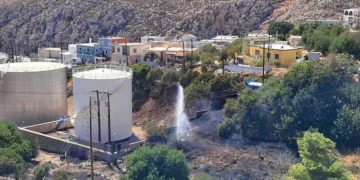 Σε πυρκαγιά οφείλεται η διακοπή ρεύματος στα νησιά του Β. Συγκροτήματος