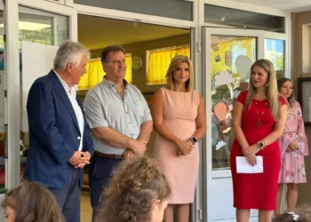 Η Συντονίστρια για τα Δικαιώματα του παιδιού, παρευρέθηκε στον αγιασμό των σχολείων της Λέρου