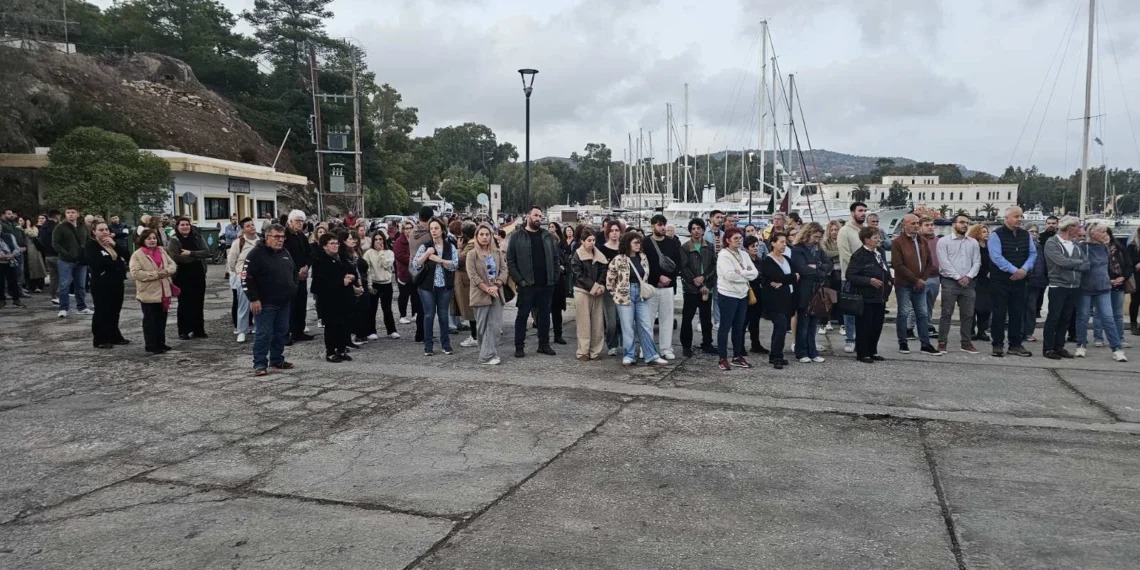 Λέρος: Μαζική συγκέντρωση διαμαρτυρίας στο Λιμάνι για την υποστελέχωση του Νοσοκομείου