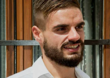 Λέρος: Αντιπαράθεση για τα σκουπίδια – “Εσείς τα αφήσατε, εμείς τα μαζεύουμε”, απαντά ο Τσαχουργιανίδης