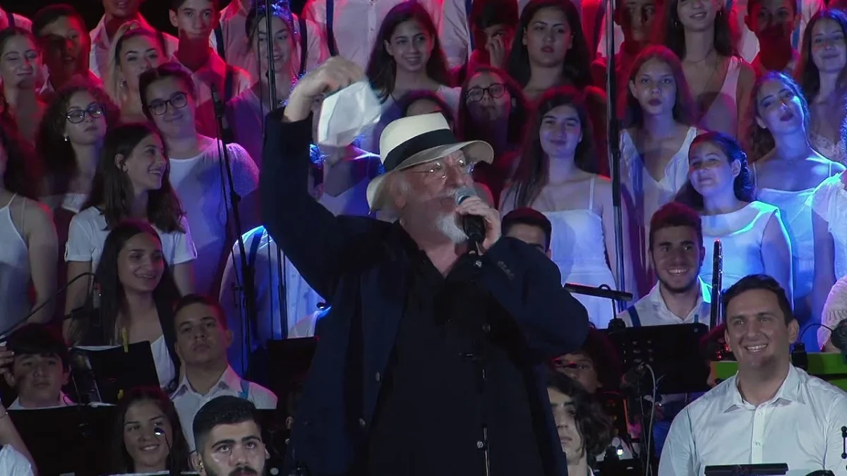 Έφυγε από τη ζωή ο Διονύσης Σαββόπουλος σε ηλικία 81 ετών