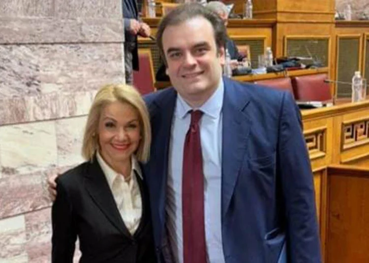 Τη μείωση των συντελεστών βαρύτητας για την παραχώρηση χρήσης αιγιαλών και παραλιών ζήτησε η Μίκα Ιατρίδη από τον Υπουργό Εθνικής Οικονομίας και Οικονομικών, με ερώτηση της στη Βουλή