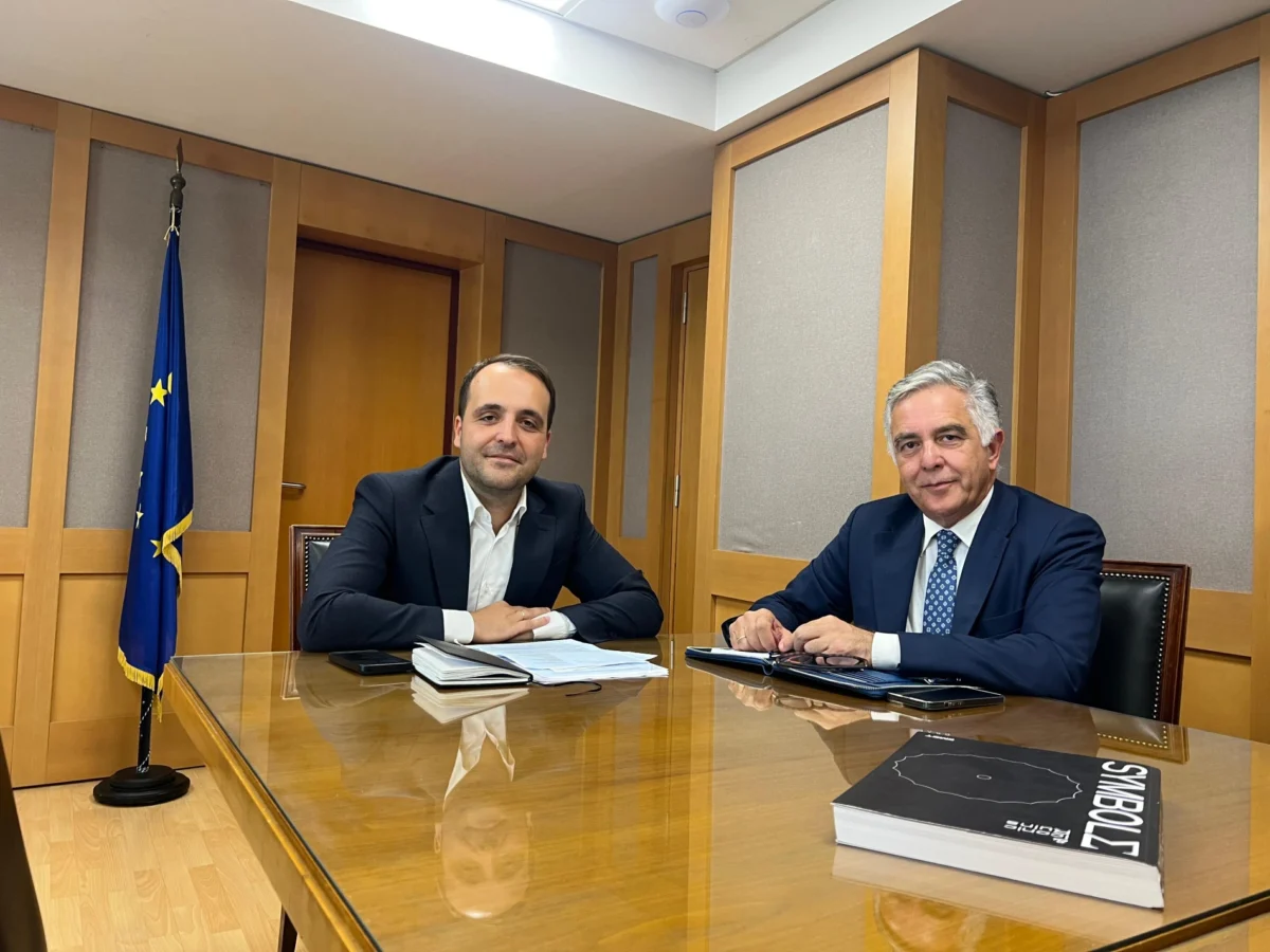 Συντονισμός για άμεσες λύσεις και πρωτοβουλίες στη συνάντηση του Βουλευτή Δωδεκανήσου με τον Υφυπουργό Ψηφιακής Διακυβέρνησης κ. Χρήστο Δερμεντζόπουλο για το Κτηματολόγιο