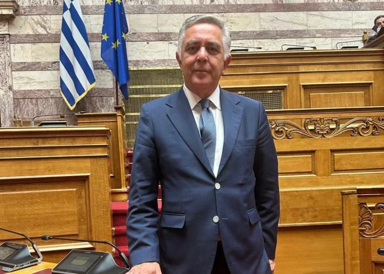 Για έβδομη συνεχή χρονιά ο Βασίλης Α. Υψηλάντης εκλέγεται Κοσμήτορας της Βουλής των Ελλήνων