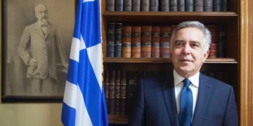 Ο Βασίλης Α. Υψηλάντης, εκπρόσωπος της Βουλής των Ελλήνων στη Ρόδο για την επέτειο της 28ης Οκτωβρίου