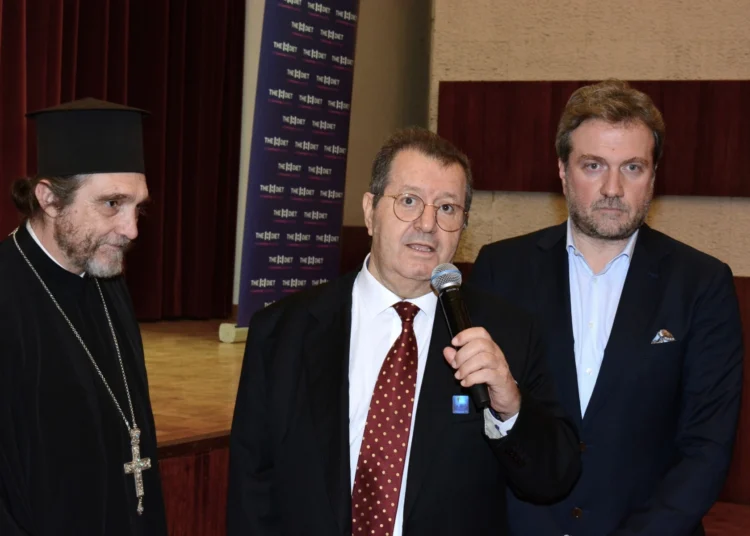 Τιμητική διάκριση για τον Παντελή Μαραβέλια στο 13ο Med-Professionals Medical Awards Leaders