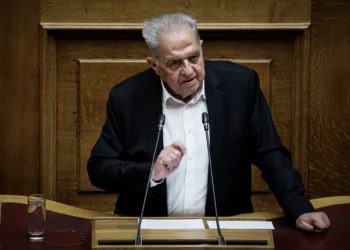 Πέθανε σε ηλικία 87 ετών ο πρώην βουλευτής του ΣΥΡΙΖΑ και πρώην υπουργός Αλέκος Φλαμπουράρης