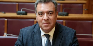 Μάνος Κόνσολας: «Δάνεια από το Ταμείο Δίκαιης Αναπτυξιακής Μετάβασης σε νησιά του Ν. Αιγαίου με πληθυσμό έως 3.000 κατοίκους»