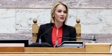 Βράβευση των Εθελοντών Αιμοδοτών από τη Βουλή και τον Ελληνικό Ερυθρό Σταυρό. Προεδρεύουσα της τιμητικής εκδήλωσης η Μίκα Ιατρίδη