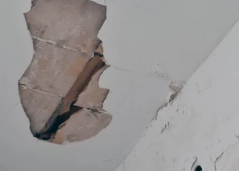 Λέρος: “Πτώση οροφής στο Οδοντιατρείο του Κρατικού Θεραπευτηρίου” καταγγέλλει η Ένωση Ιατρών