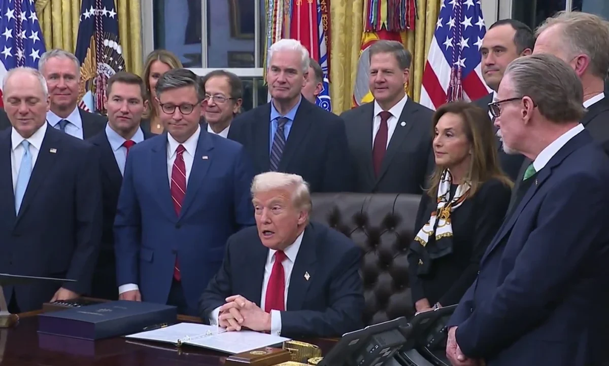 Λήξη του μεγαλύτερου shutdown στην ιστορία των ΗΠΑ – Ο Τραμπ υπέγραψε τη συμφωνία