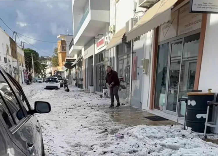 Πρωτοφανής χαλαζόπτωση στη Λέρο – Δεν θυμούνται παρόμοιο φαινόμενο εδώ και 60 χρόνια