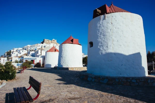 Λέρος: Με λαμπρότητα πραγματοποιήθηκε η φωταγώγηση του Χριστουγεννιάτικου δέντρου