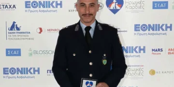 Λέρος: Τιμητική βράβευση για τον Διοικητή του Α.Τ. Λέρου Αντώνη Δήμογλου για τη φιλοζωική του δράση